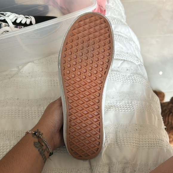 Vans black with floral accent - Picture 2 of 3